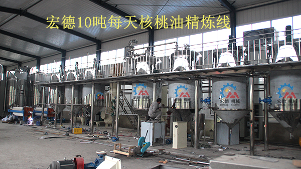 <a href=http://aidsnetwork.cn/chanpin target=_blank class=infotextkey>精煉設(shè)備</a>安裝現(xiàn)場